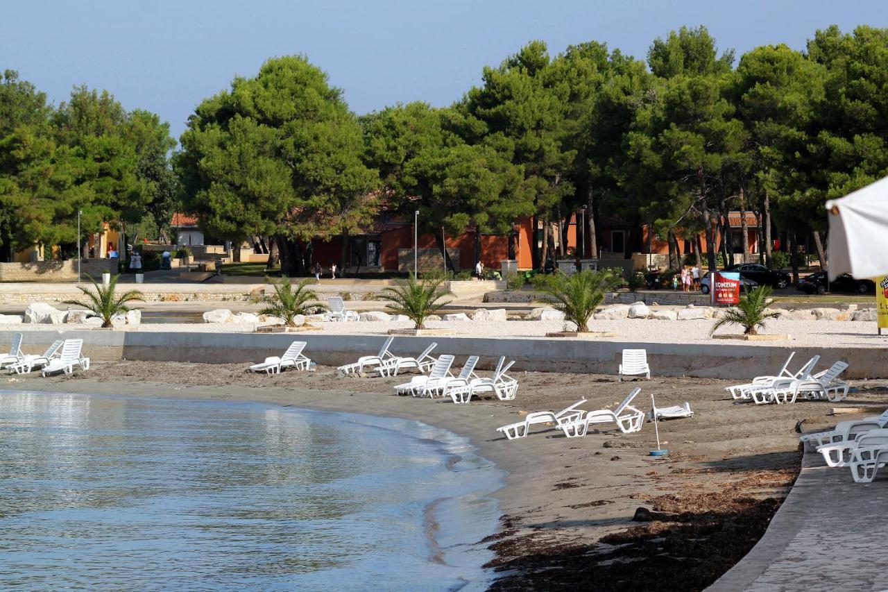 Apartments By The Sea Umag - 2528 Buitenkant foto